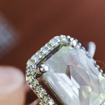 Blue Diamond'dan Aldığım Baget Taşının Renk Sorunu Ve Hizmet Eksikliği