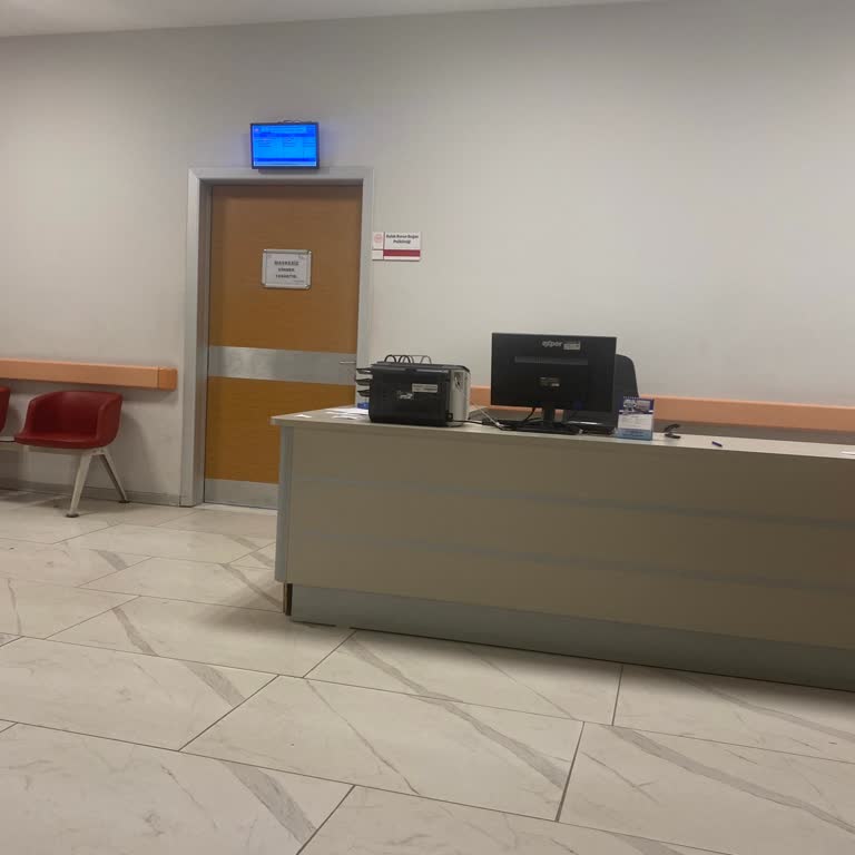 Hastane Sekreterinin İlgisizliği Ve Zaman Kaybı