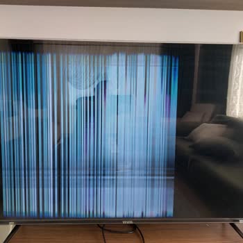 Vestel 50U9500 TV Screen Failed After 3 Years Despite Careful Use with Protector