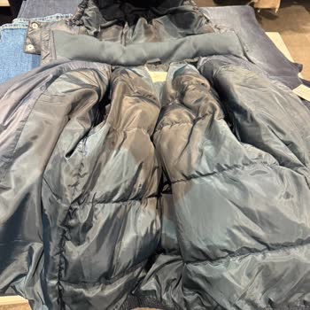 Su Geçiren Mont Ve Yetersiz Müşteri Hizmeti