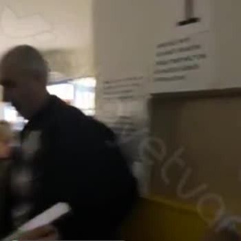 İstanbul Üniversitesi Tıp Fakültesi Hastanede Kimse Çalışmıyor Pislik İçinde!