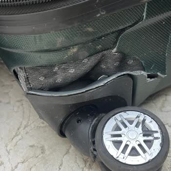 Polo&Sky Valiz Çöp Oldu Ama Yardımcı Olan Yok