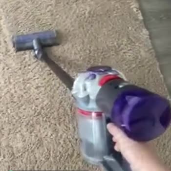 Dyson V8 Süpürgem Kesintili Çalışıp Duruyor!