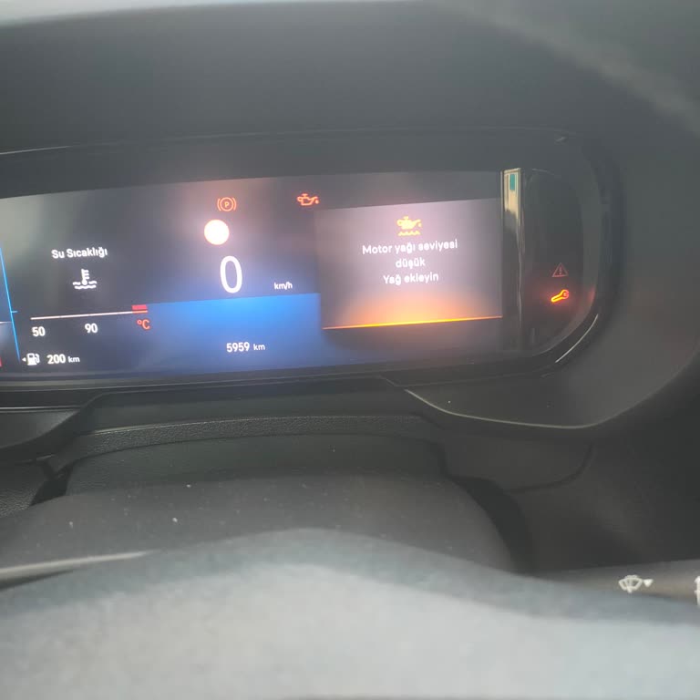Opel Combo Ultimate: Sürekli Yağ Eksikliği Ve Bayii Sorunları