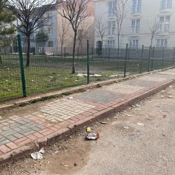 İnegöl'de Çöp Sorunu: Çocuklar İçin Temiz Bir Çevre İstiyoruz