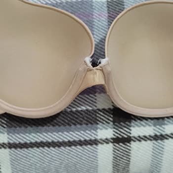 Penti Yeni Alınan Sütyende Pamuklanma Sorunu!