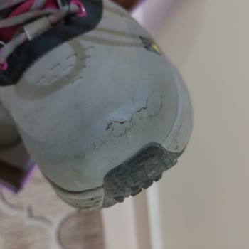 Caterpillar Botların Kalitesiz Malzeme Ve Dikiş Sorunları