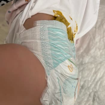 Prima Windeln Größe 4 läuft tägliches aus von Urin und Stuhl