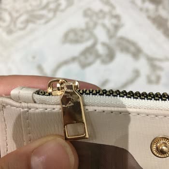 Kırık Fermuar Ve Çizik Cüzdan Hayal Kırıklığı