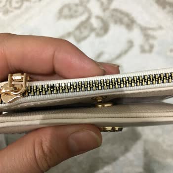 Kırık Fermuar Ve Çizik Cüzdan Hayal Kırıklığı