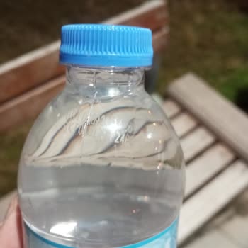 Gecek Su Kongrede İkram Edilen Su İçinde Yabancı Madde!