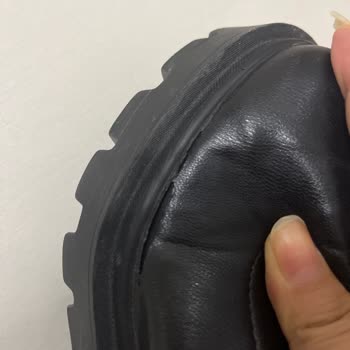 Stradivarius Çizmelerim Kısa Sürede Açıldı, Çözüm Bekliyorum