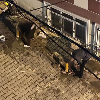 Kağıthane Belediyesi İzinsiz Demir Duba Yerleştirilmesi Araçlara Zarar Veriyor