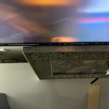 LG TV'de Işık Sızması Ve Çerçeve Sorunu