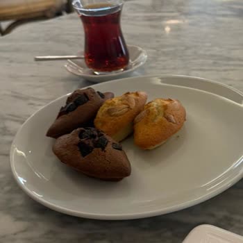 Pahalı Mekik Kek Şoku: Fahiş Fiyatlar Müşteriyi Üzdü