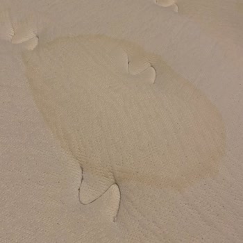 Yataş Yatakta Beklenmedik Lekeler Ve Yetersiz Müşteri Hizmeti