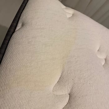 Yataş Yatakta Beklenmedik Lekeler Ve Yetersiz Müşteri Hizmeti