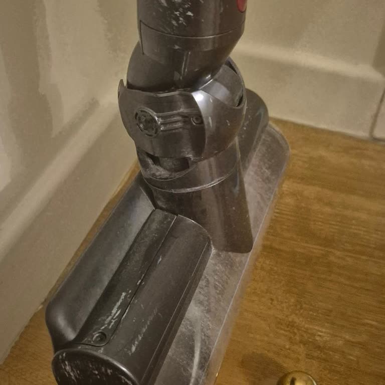 Dyson V15 Süpürge: Beklentileri Karşılamayan Dayanıklılık