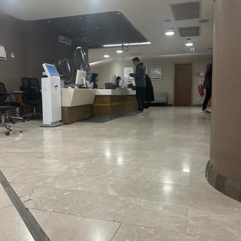 Acil Serviste Yetersiz Doktor Sayısı Ve Uzun Bekleme Süresi