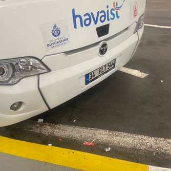 Soğukta Bekletilen Yolcular Ve İhmalkar Çalışanlar
