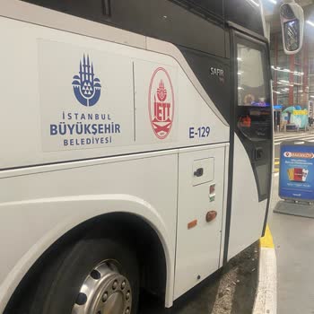 Soğukta Bekletilen Yolcular Ve İhmalkar Çalışanlar