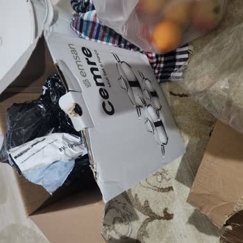 Kırık Kulplu Çelik Tencere Hayal Kırıklığı