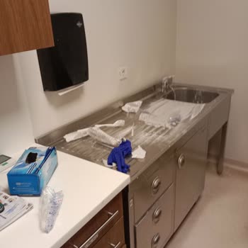 Hastanede Enjeksiyon Krizi Ve İlgisiz Personel