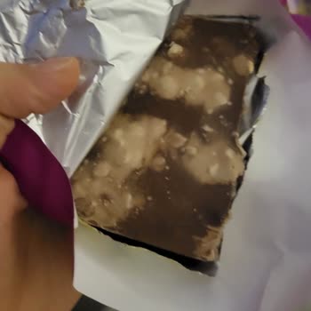 Bozuk Çikolata Ve Mağaza İlgisizliği