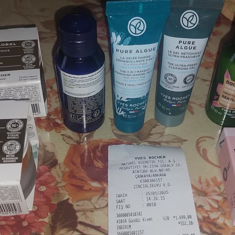 Yves Rocher Charged for "Free" Gift and Missing Items from Purchase