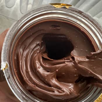 Nutella Kavanozunda Şüpheli Noktalar