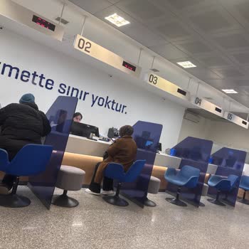 Yapı Kredi Biga Şubesinde Uzun Bekleme Ve Yetersiz Hizmet