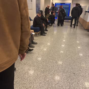 Yapı Kredi Biga Şubesinde Uzun Bekleme Ve Yetersiz Hizmet