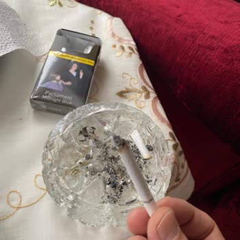Parliament Midnight Blue'da Tütün Kalitesi Düşüşte