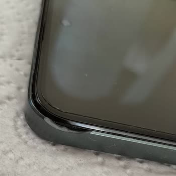 Suya Dayanıklı Denilen Realme 12'nin Kırılgan Kasası: Ürün Değişimi Veya İade Talebi