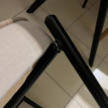 Vivense'den Aldığımız Yemek Masası Ve Sandalye Sorunları Bıktırdı