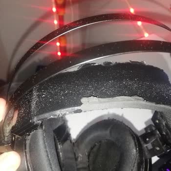 Kulaklık Pedlerinin Soyulması Ve Yedek Parça Talebi