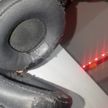 Kulaklık Pedlerinin Soyulması Ve Yedek Parça Talebi