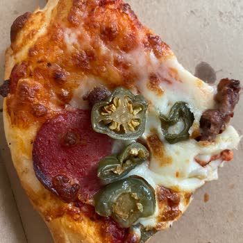 Pizza Hut'tan Hayal Kırıklığı: Malzemesiz Mini Pizza