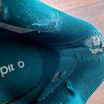 Orijinal Adidas Ayakkabının Kalitesizliği Ve Mağaza İlgisizliği