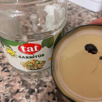 Tat Garnitür Konservede Siyah Boya Şoku