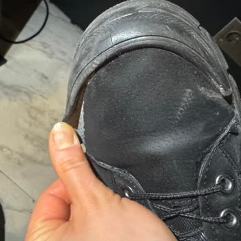 Kalitesiz Ürün Ve İlgisiz Müşteri Hizmeti