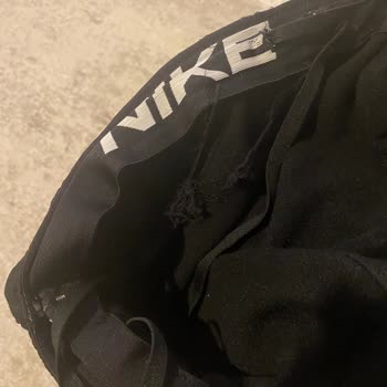 Nike Eşofmanda Beklenmedik Kalite Sorunları