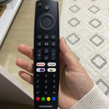 Sesli Komut Özelliği Olan Televizyonun Basit Kumandası