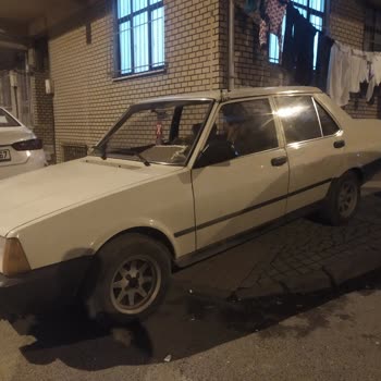 Kaldırımları İşgal Eden Araçlar Ve Çözüm Talebi