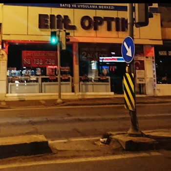 Saygısız Hizmet Ve Kusurlu Gözlükler Hayatı Zorlaştırıyor