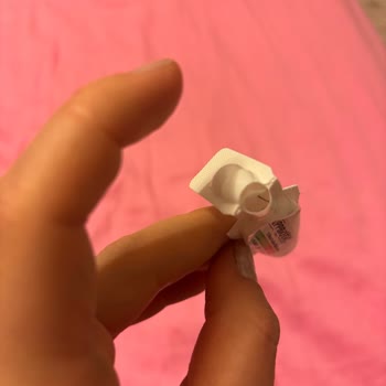 Eczaneden Alınan Kapsüllerden Kıl Çıkması Şoku