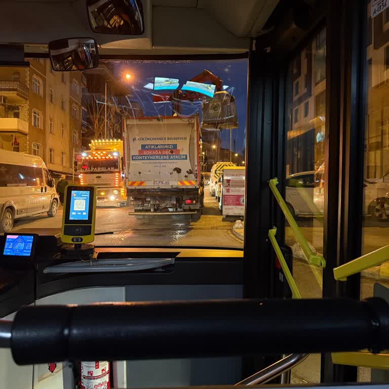 Çöp Toplama Saatleri Trafiği Felç Ediyor: İşe Geç Kalma Sorunu