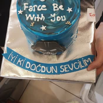 Yanlış Yazılı Pasta Ve İlgisiz Hizmet Deneyimi