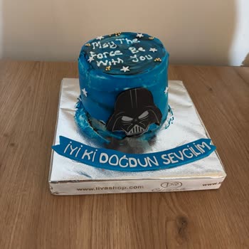 Yanlış Yazılı Pasta Ve İlgisiz Hizmet Deneyimi