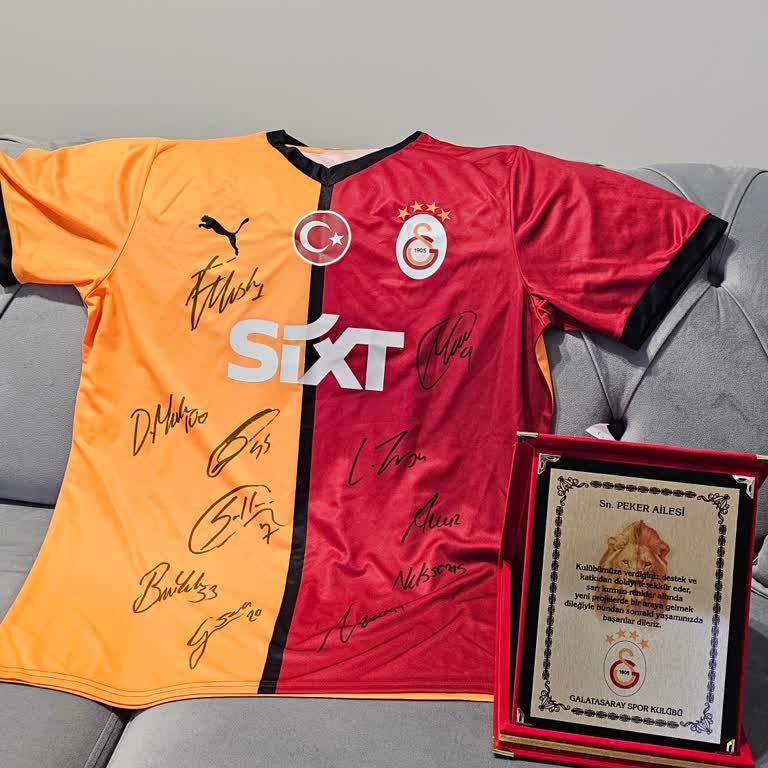 Galatasaray Ürünlerinde Eksiklik Ve İletişim Sorunu